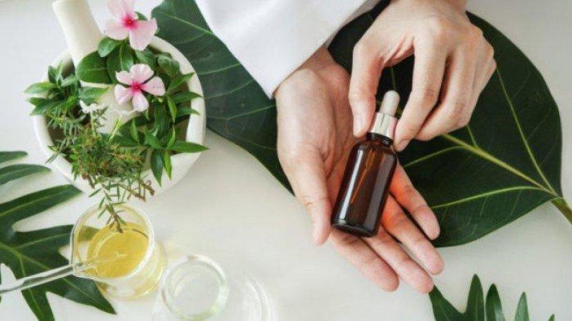 Serupa tapi Tak Sama, Ini Perbedaan Essence dan Serum Wajah