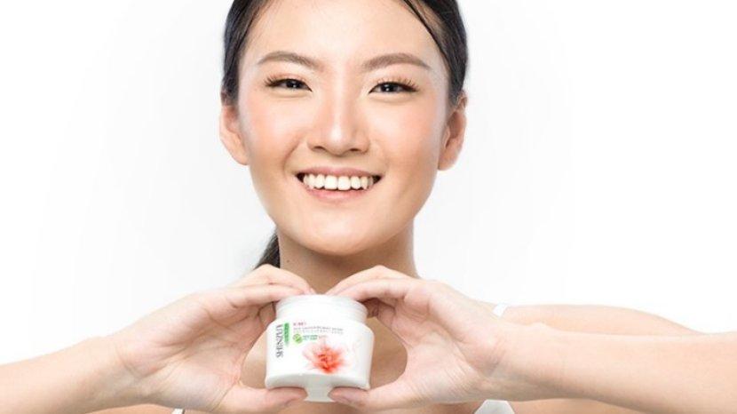 Cara Pakai Lulur SHINZUI Skin Lightening Body Scrub All Varian agar Kulit Putih dan Cerah Maksimal