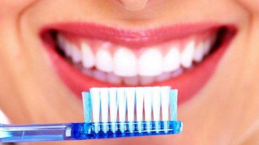 Tips dan Trik Memilih Sikat Gigi yang Tepat untuk Kesehatan Rongga Mulutmu