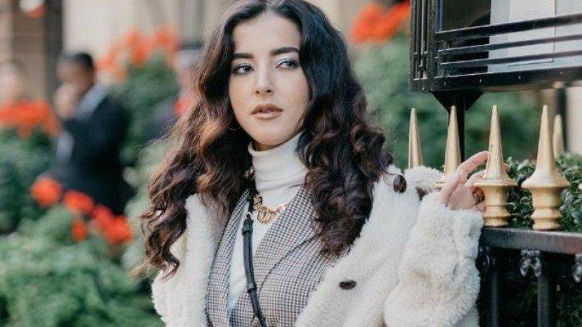 Mulai dari Warna Lipstik Coklat hingga Eyeshadow Pastel, Ini Prediksi Tren Make Up di 2022