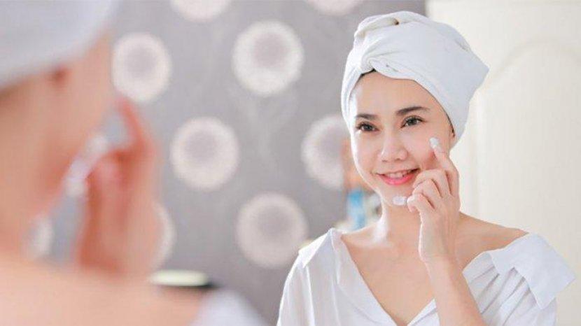 Tips Memilih Skincare Routine Glowing Bebas Jerawat untuk Kulit Kombinasi