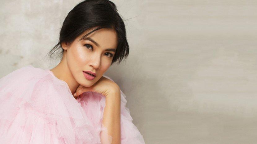 Pancarkan Aura Cantik Natural Indonesia dengan Pilihan Lipstik Lokal dari Kamalia by Titi Kamal
