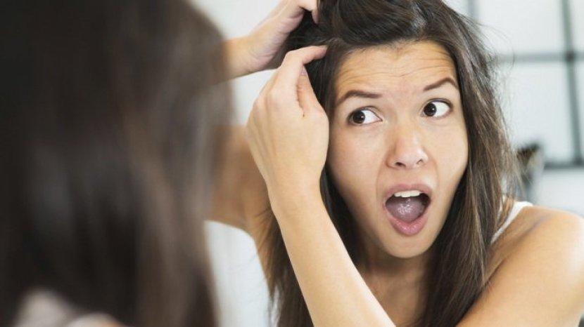 5 Cara Cegah Tumbuhnya Uban di Usia Muda