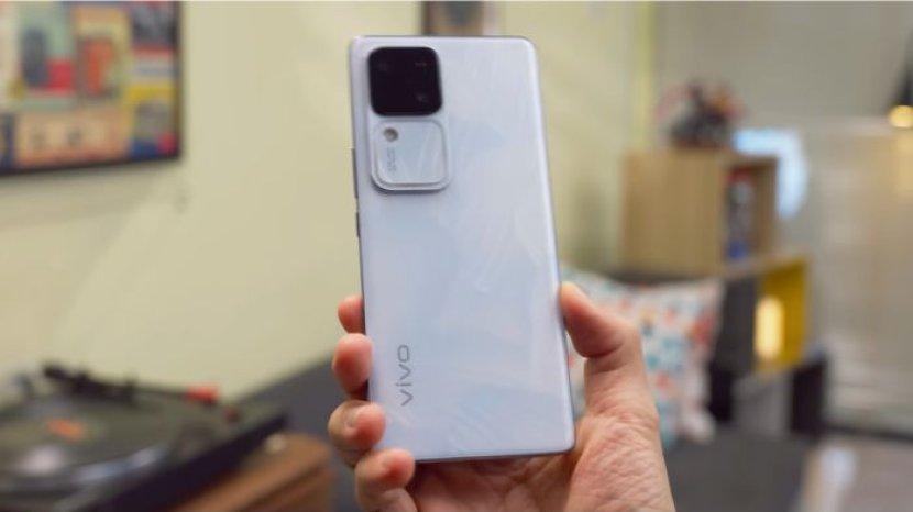 7 Keunggulan dan Kelemahan vivo V30, HP Midrange Punya Performa Kencang dengan Tampilan Elegan