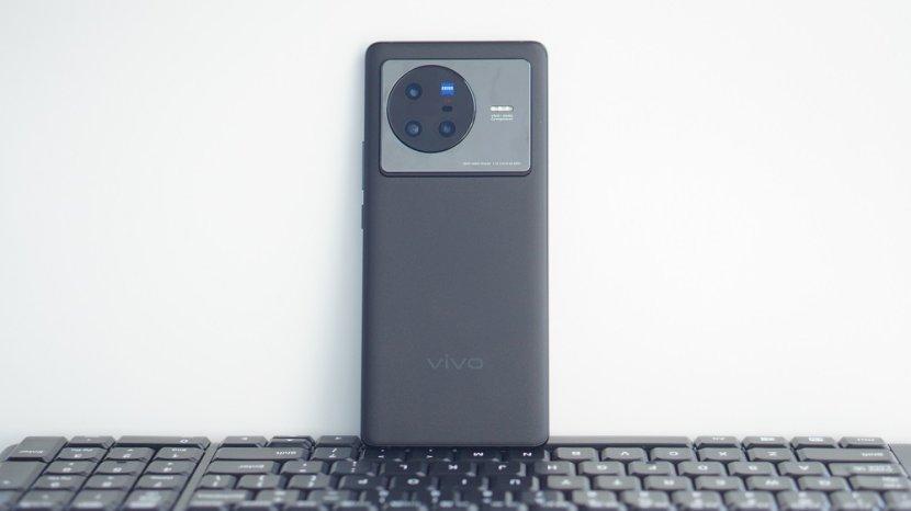 Keunggulan Handphone Vivo X80, Kamera Belakang Setara Lensa Mirrorless