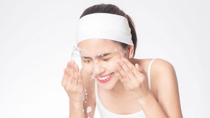 Review Emina Bright Stuff for Acne Prone Skin Face Wash, Cocok untuk Remaja Pemilik Kulit Berminyak