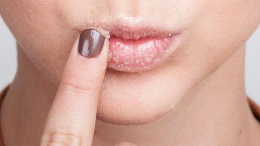 Kapan Waktu yang Pas Buat Scrub Bibir? Perhatikan Supaya Hasilnya Maksimal