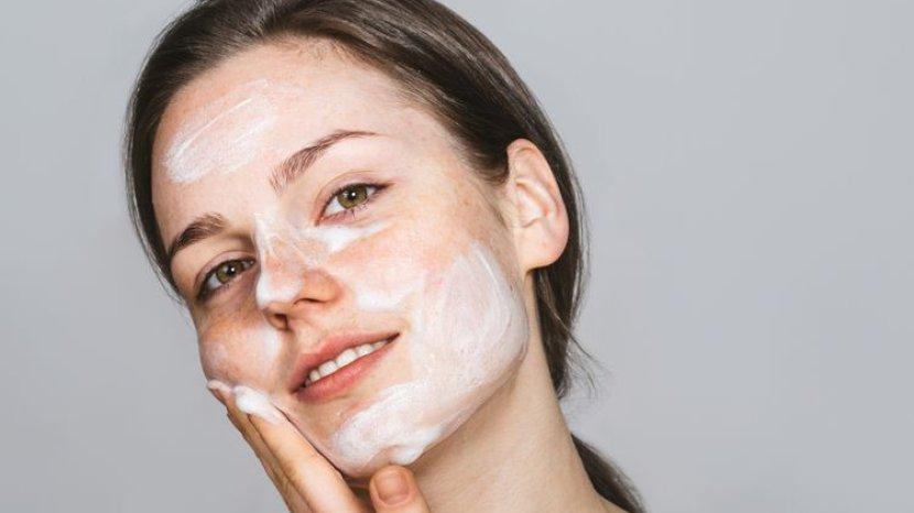 5 Facial Wash Terbaik Khusus untuk Kulit Kombinasi