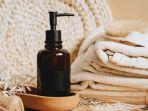 11 Rekomendasi Sabun Mandi Cair dengan Wangi Tahan Lama untuk Hempas Bau Badan
