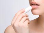 5 Rekomendasi Lip Balm Baru yang Tidak Licin dan Super Melembapkan di Bibir