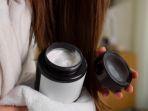 20 Daftar Masker Rambut yang Wangi Tahan Lama Seperti Perawatan di Salon