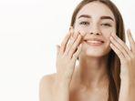 20 Daftar Moisturizer Formula Baru untuk Kulit Wajah Berminyak