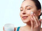 20 Daftar Moisturizer Lokal Brand Terbaik yang Direkomendasikan untuk Kulit Wajah Berminyak