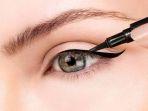 5 Rekomendasi Eyeliner Baru Mulai 50 Ribuan yang Mudah Dipakai Pemula