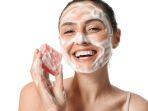 30 Daftar Sabun Cuci Muka yang Melembapkan Dan Tidak Bikin Kulit Wajah Kering