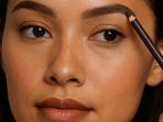 4 Rekomendasi Eyebrow Pen Warna Dark Brown: Cokelat Tua untuk Tampilan Alis Natural