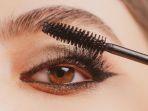 4 Rekomendasi Mascara Anti Luntur untuk Makeup Bukber, Aman Kena Air Wudhu