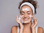 5 Manfaat Double Cleansing: Rutinitas Untuk Kulit Cerah dan Halus
