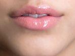 5 Rekomendasi Lip Gloss 100 Ribuan yang Tidak Bikin Bibir Kering