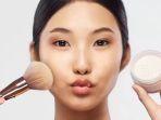 5 Rekomendasi Loose Powder di Bawah 50 Ribu untuk ke Kampus yang Awet Tidak Mudah Berminyak
