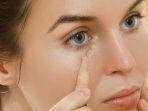 5 Rekomendasi Produk Concealer yang Bagus untuk Mengatasi Masalah Noda Hitam dan Bekas Jerawat