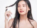 5 Rekomendasi Shampoo untuk Rambut Berminyak dan Mudah Lepek
