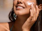 4 Rekomendasi Sunscreen Untuk Kulit Berminyak dan Berjerawat di Bawah 100 Ribu