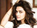 5 Tips Perempuan India Dalam Merawat Rambut Agar Panjang dan Kuat