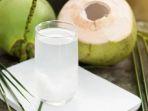5 Manfaat Air Kelapa untuk Rambut, Bikin Berkilau Hingga Kurangi Ketombe