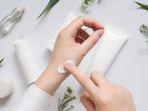 5 Rekomendasi Hand Cream Travel Friendly yang Melembapkan Tangan Seharian