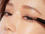 7 Rekomendasi Eyeshadow Stick untuk Mempercantik Mata, Praktis Tidak Perlu Pakai Kuas Lagi