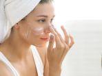 7 Rekomendasi Milk Cleanser untuk Bersihkan Wajah Dengan Lembut