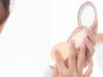 4 Rekomendasi Powder Foundation Lokal yang Awet Buat ke Kantor