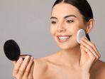 5 Rekomendasi Powder Foundation Baru untuk Coverage Ekstra