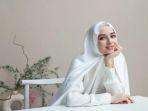 7 Tips Merawat Rambut Berhijab: Bebas Ketombe dan Anti Lepek