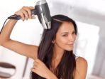 5 Rekomendasi Hair Dryer untuk Mengeringkan Rambut Secara Cepat, Harganya Terjangkau