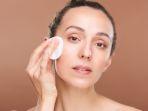 Cara Memakai Toner yang Tepat agar Skincare Lebih Meresap