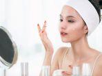 Begini Tips Aman Mencoba Skincare Baru Menurut Dokter Kulit