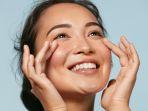 Cara Agar Awet Muda dengan 8 Kandungan Skincare Ini, Apa Saja?