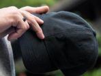 8 Tips Membersihkan Noda Keringat di Topi yang Meninggalkan Bekas Kehitaman dan Jamur