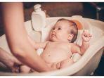 4 Rekomendasi Sabun dan Shampo Bayi 2 in 1 yang Lembut dan Aman untuk Si Kecil