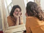 Perlukah Cuci Wajah Pakai Face Wash di Pagi Hari? Ini Jawabannya