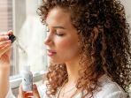 6 Tips Merawat Rambut Keriting agar Tidak Mudah Kusut