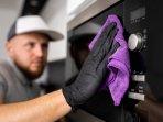 Jangan Salah, Cek 9 Cara Membersihkan Microwave yang Benar agar Tidak Rusak