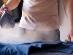 10 Kebiasaan yang Ternyata Bisa Bikin Setrika Uap Cepat Rusak