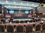 MK Tegaskan Polisi Aktif Tak Bisa Duduki Jabatan Sipil, Ikuti Perkembangan Isunya di TribunX