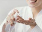 Pemilik Kulit Kering Sebaiknya Hindari 5 Kandungan Skincare Ini, Apa Saja?