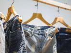 Jangan Langsung Beli Baru, Begini Cara Mudah Mengatasi Celana Jeans Melar atau Kesempitan