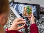 Hindari Memasukkan 5 Benda Ini Ke Dalam Microwave, Bikin Cepat Rusak