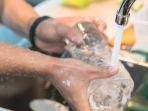 7 Tips Membersihkan Gelas Kaca yang Kusam dan Bernoda, Kembali Bening Pakai Bahan Alami